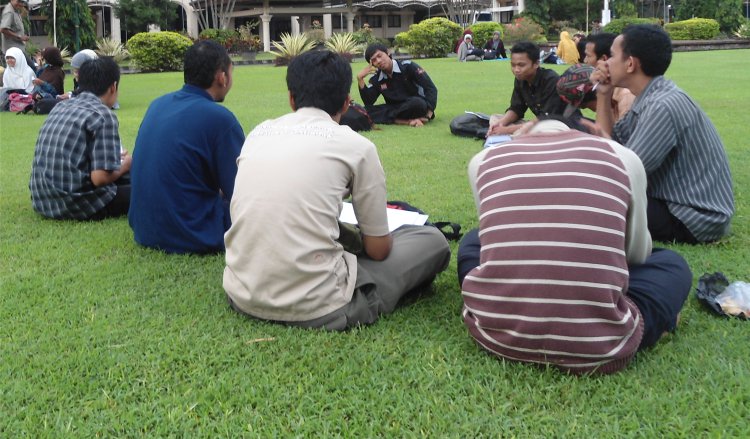 Beradaptasi Dalam Menjalani Organisasi Ditengah Pandemi Yang Harus Serba Online