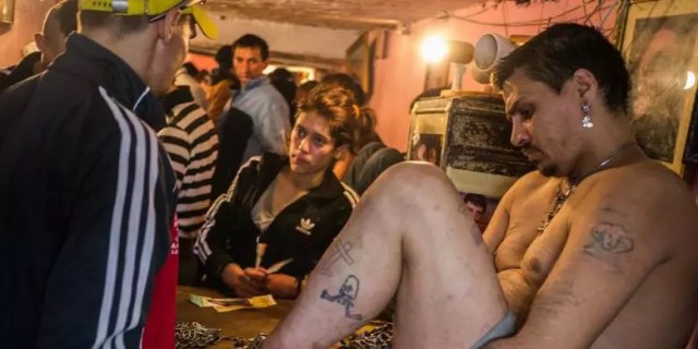 Seperti Inilah Kehidupan Masyarakat Bucharest yang Dianggap Sampah