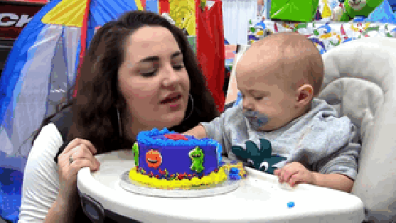 10 Foto Bayi yang Tingkahnya 'Thug Life' Banget!
