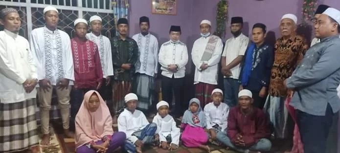 Setelah Mengucapkan Dua Kalimat Syahadat, Sembilan Warga SAD Memeluk Islam