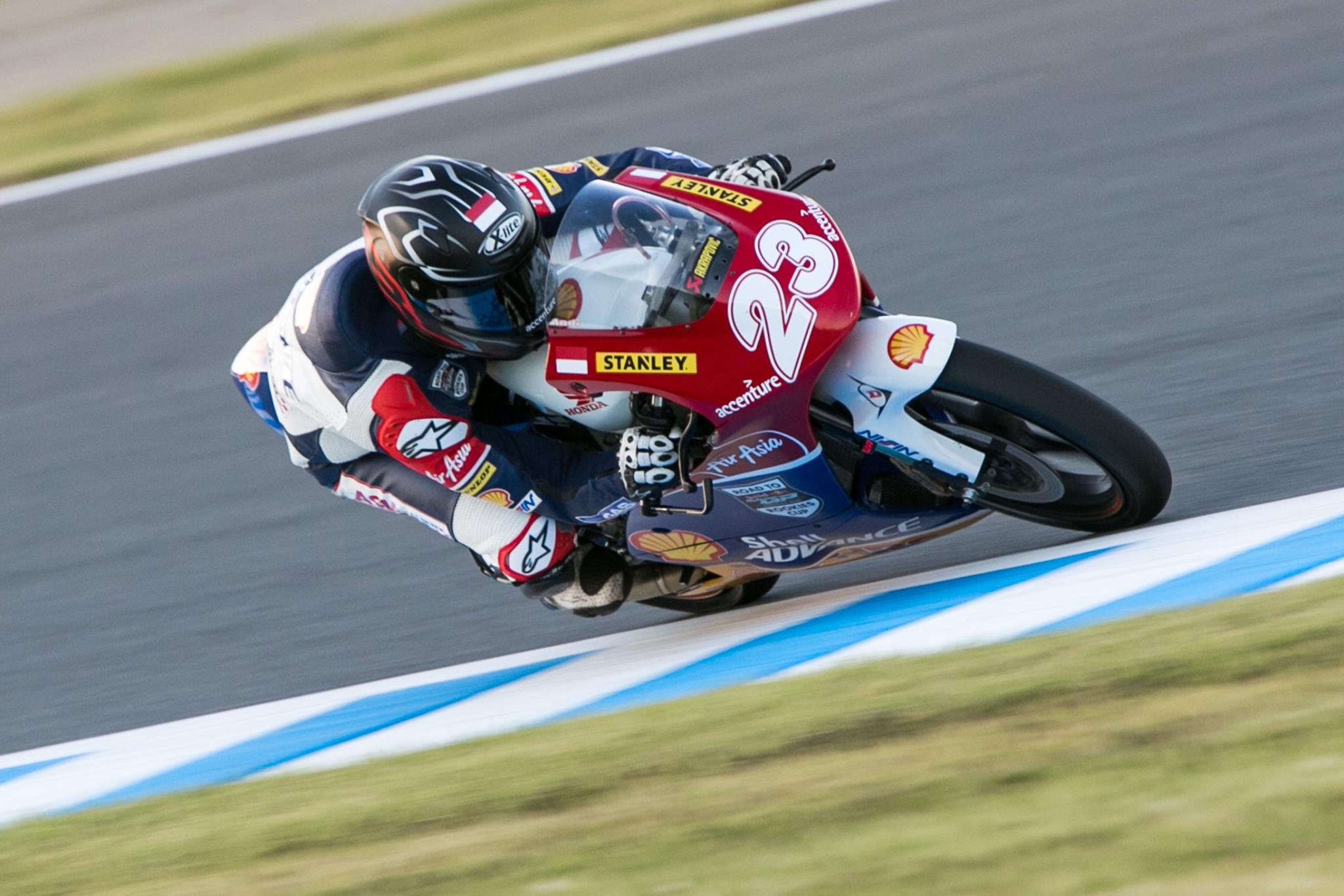 Andi Gilang Juara Race 1 SAATC Sepang II 2016 Indonesia Raya berkumandang Di Malaysia
