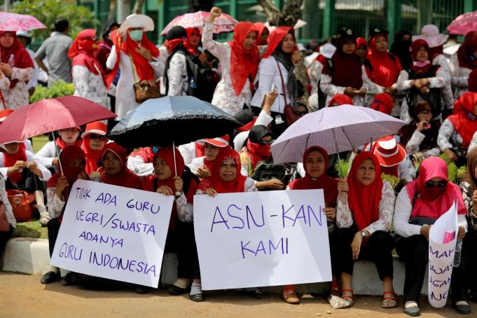 Mereka Tak Dapat THR, DPR Minta Pemerintah Peduli Nasib 736 Ribu Guru Honorer