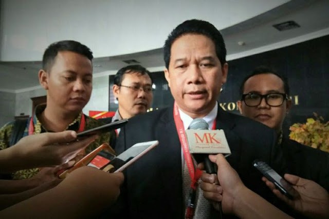 Dukung Khilafah, Prof. Suteki Diberhentikan Sebagai Guru Besar Undip