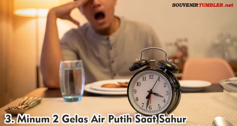 Ini Dia Cara Minum Saat Puasa Agar Kamu Terhindar dari Dehidrasi dan Lelah