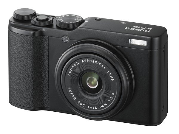 Fujifilm XF10: Bodi Ringkas, Dipersenjatai Sensor APS-C 24.2 Megapixel