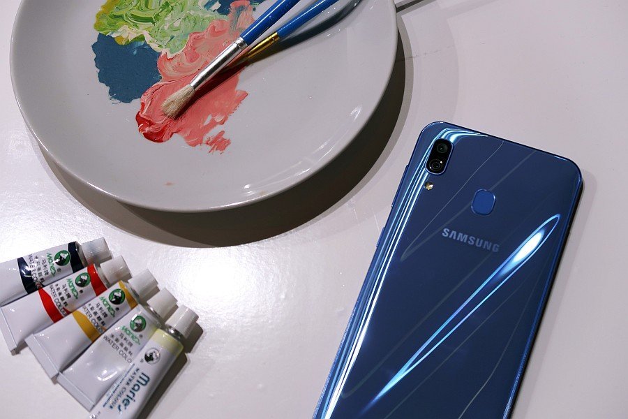 Review Samsung Galaxy A30: Smartphone 3 Jutaan dengan Desain Menawan dan Super AMOLED
