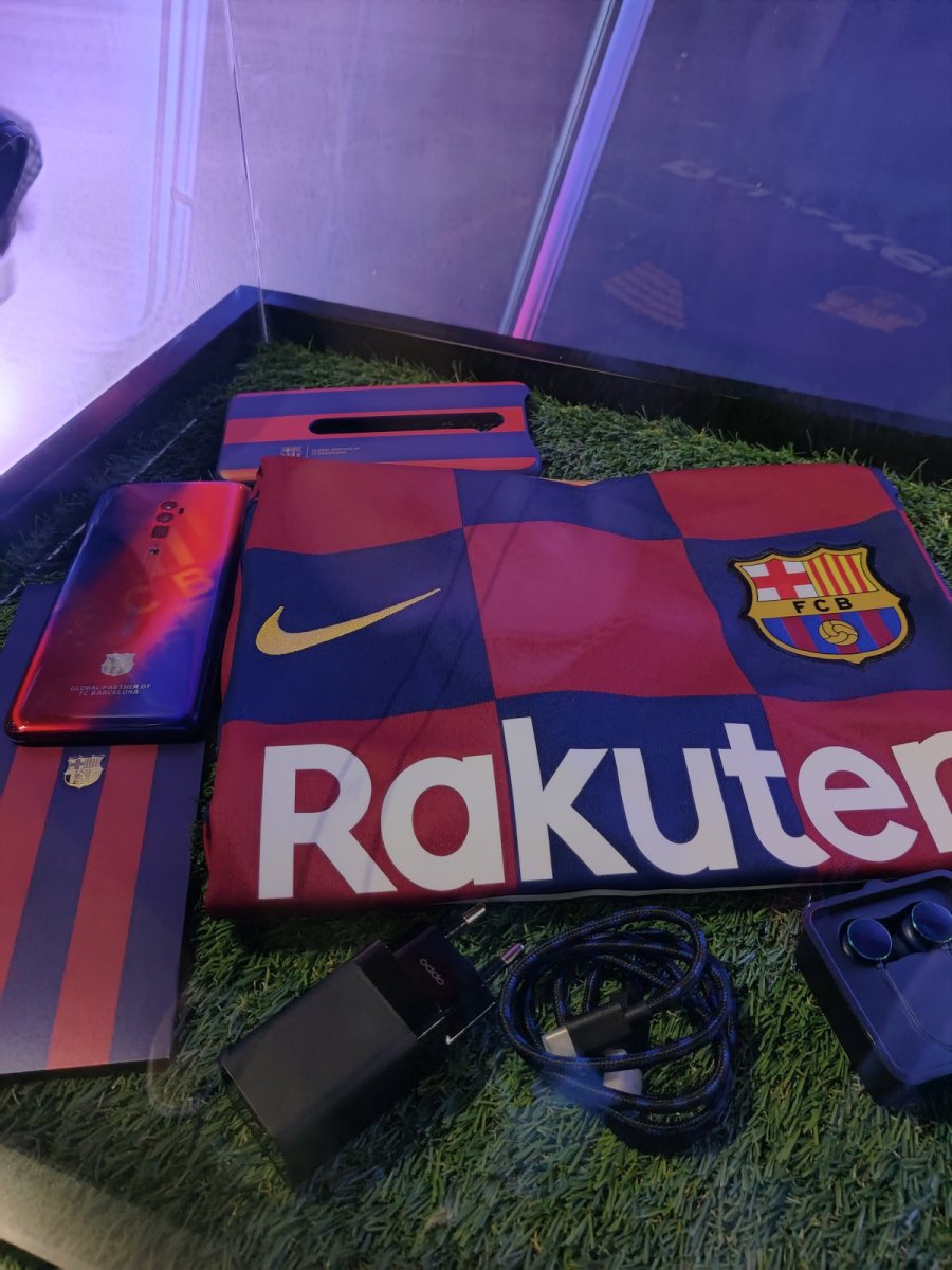 OPPO Luncurkan Reno 10x Zoom Edisi FC Barcelona Limited Edition