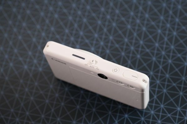 Review Canon iNSPIC &#91;S&#93;: Kamera Instan Trendi yang Bisa Jadi Printer Portabel