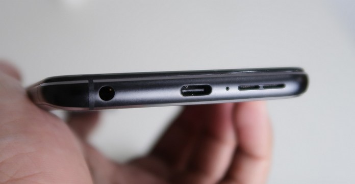 Review Asus ZenFone 6: Kamera Flip 180 Derajat