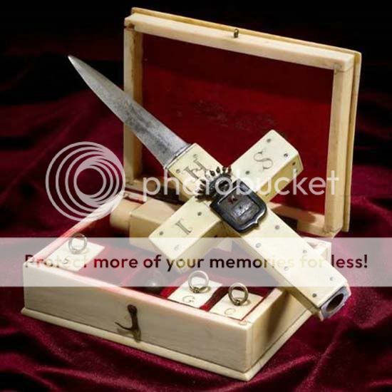 Vampire Killing Kit!! Satu Set Alat Pembunuh Vampir Peninggalan Abad ke-19 Dilelang