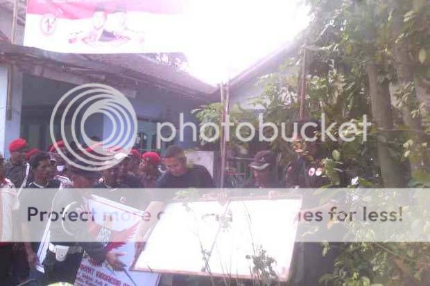 Copot Seragam, Satgas PDIP Dukung Prabowo