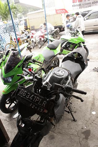"Ashton Motorsport" Modification Fairing2 plug en play for Ninja 250R page 1