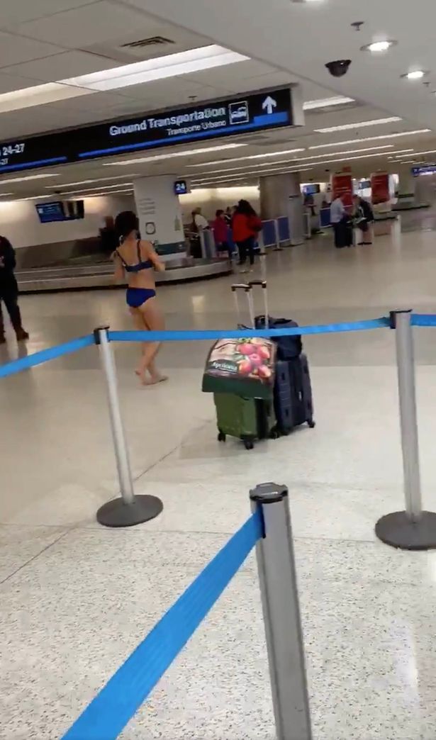 Wanita Telanjang Bergaya Striptis Hebohkan Penumpang Di Bandara Internasional Miami 