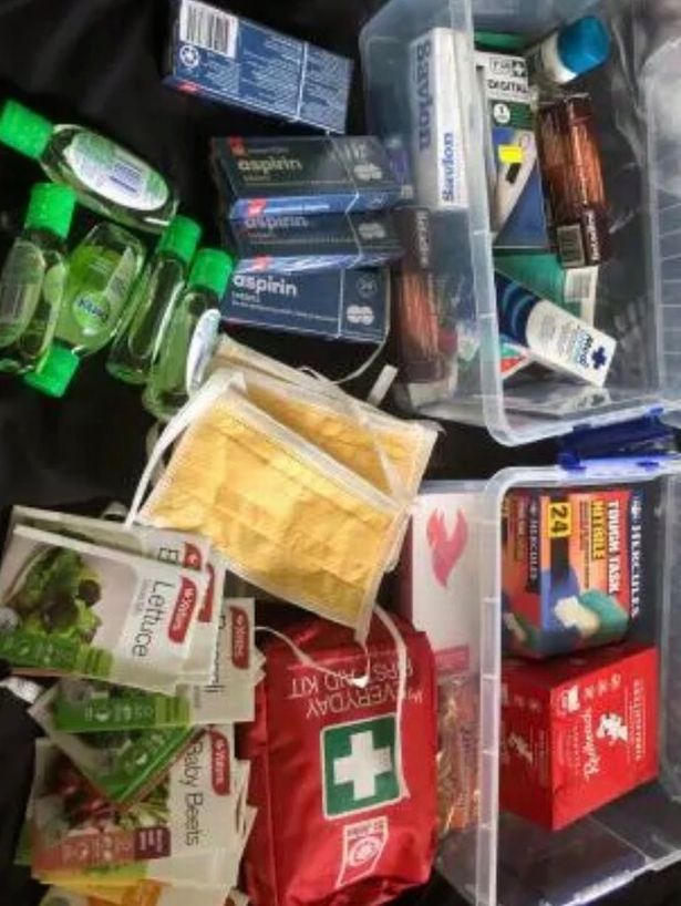 Seorang Ibu Menyiapkan Stok Makanan Dan Obat Untuk 1 Tahun Gara-gara Virus Corona