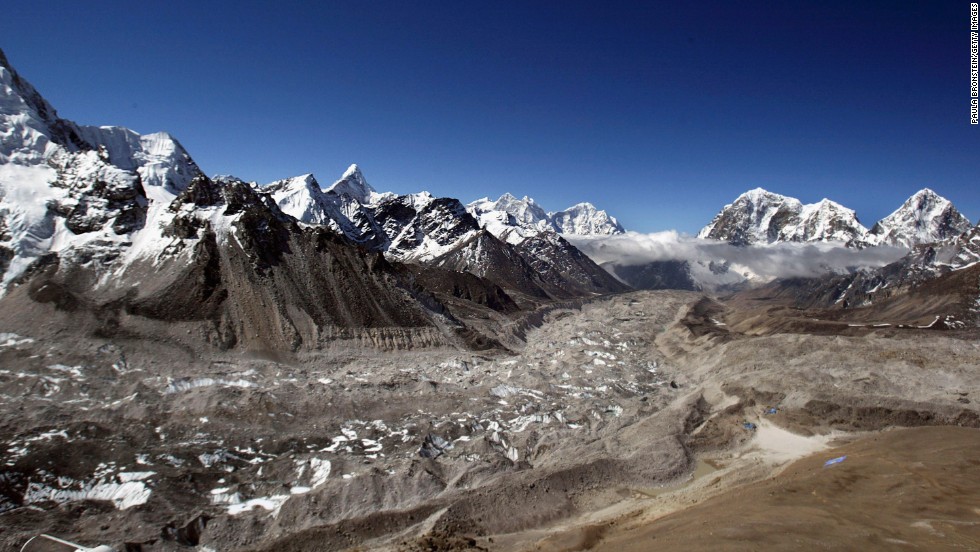 Kompilasi Foto Everest dalam 100 Tahun