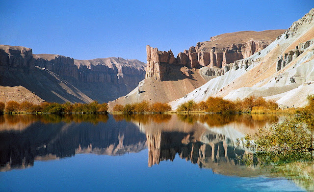 Band-e Amir, Rangkaian Danau dengan Air Sebiru Tinta