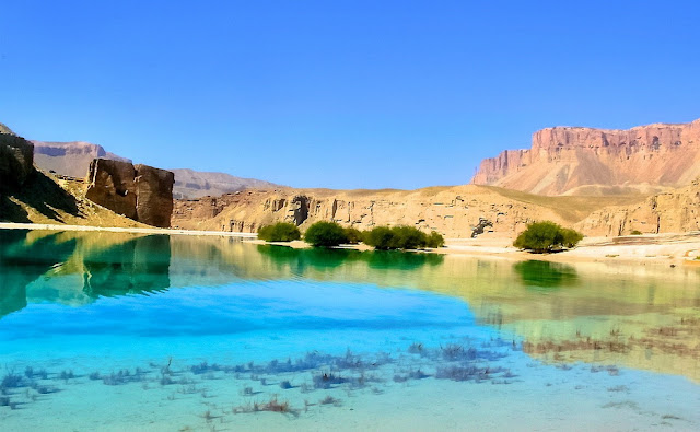Band-e Amir, Rangkaian Danau dengan Air Sebiru Tinta