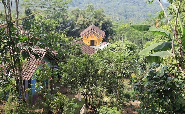 Main Yuk ke Wihara Buddhametta, Temanggung