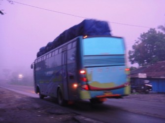 Mengenal Bus PMTOH,Penyelamat Bagi Mereka Yang Tidak Punya Ongkos Untuk Pulang