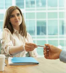 Cara Menghadapi teman kerja yang suka memanfaatkan kita