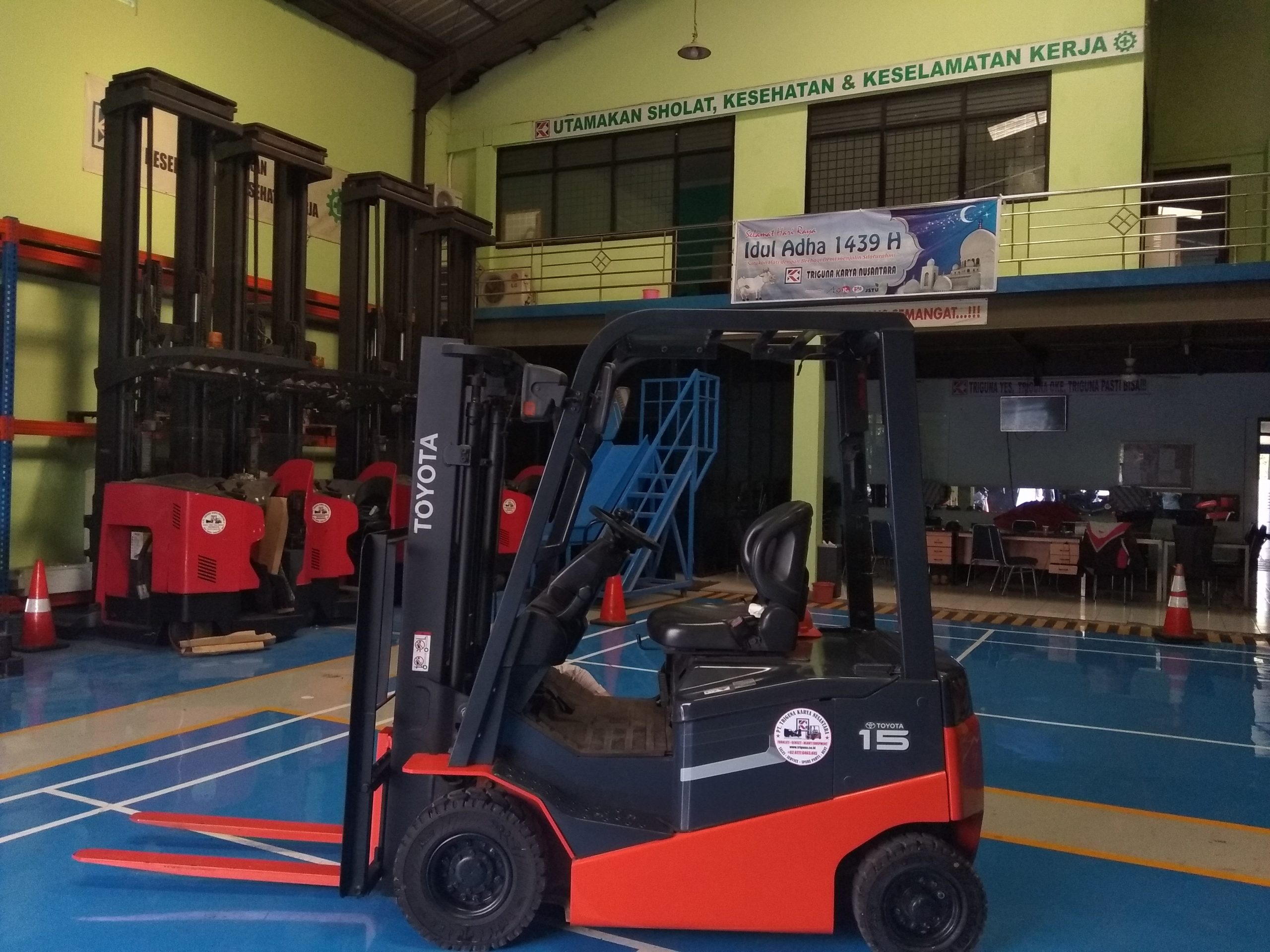 Mengenal Apa itu Forklift dan Jenisnya