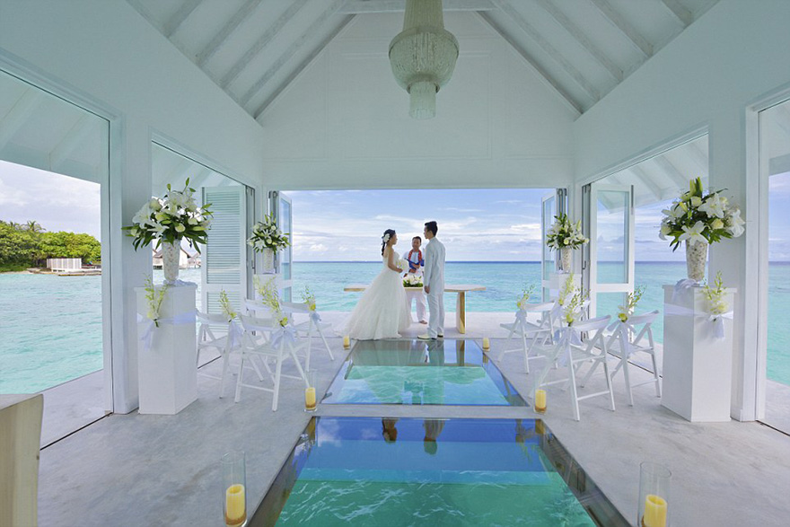 Lokasi Pernikahan Anti Mainstream di Tengah Laut Maladewa