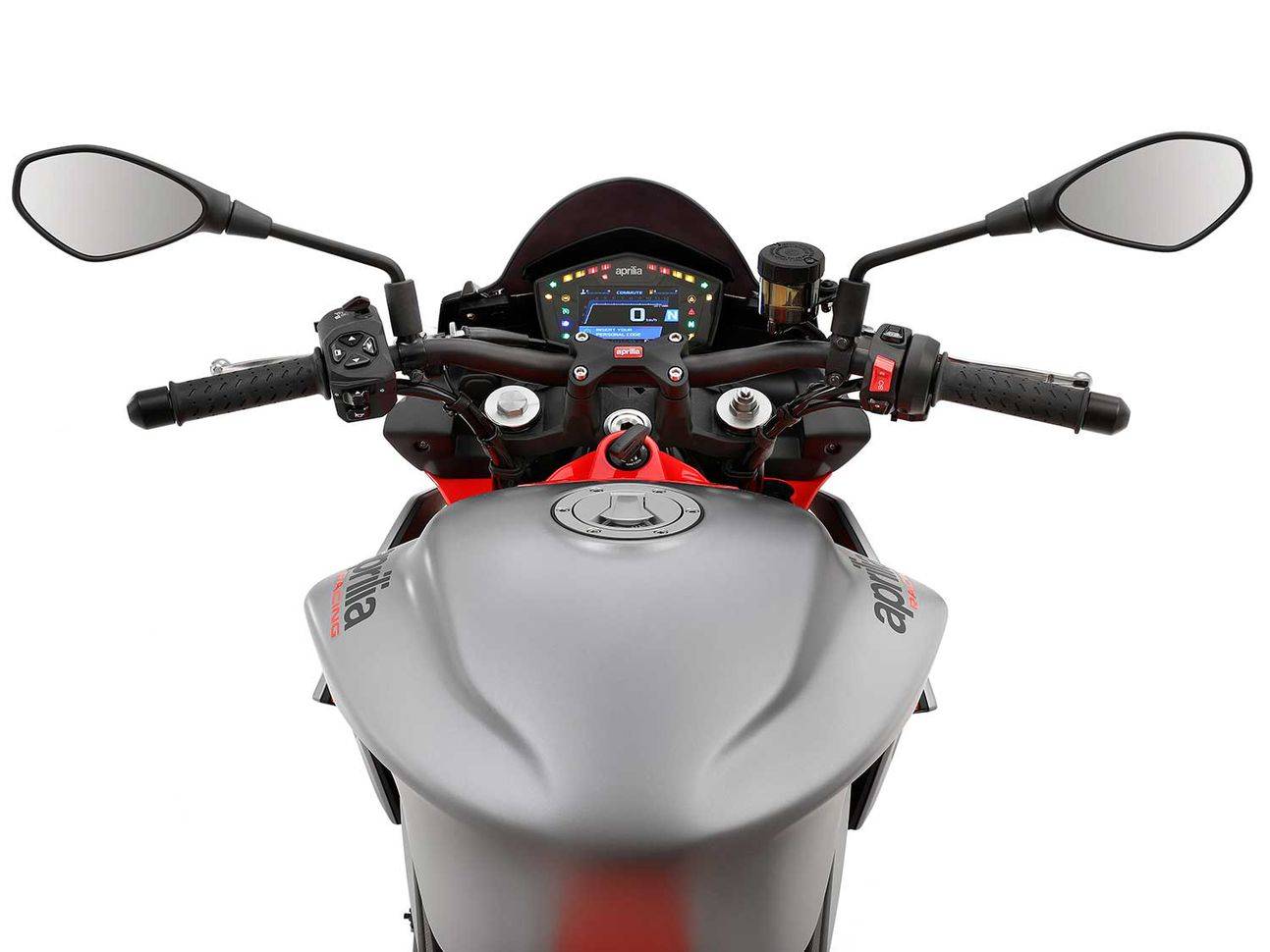 Moge Aprilia Ini Aneh, Motor Fairing Gak, Motor Naked Juga Gak