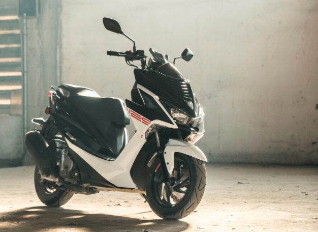 Italia Memang Jagonya Bikin Matic Sporty, Liatnya Aja Bikin Ngiri
