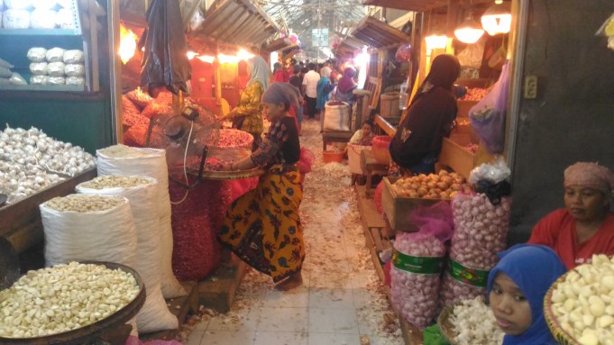 Surabaya Dapat Kiriman Bawang Putih 24 Ribu Ton dari China