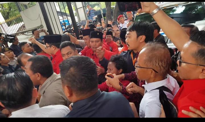 Bentrok Dengan Perindo, Rombongan PDIP Diusir Petugas KPU