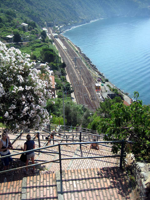 Desa-desa Tepi Pantai Cinque Terre yang Bangkit Kembali Setelah Bencana