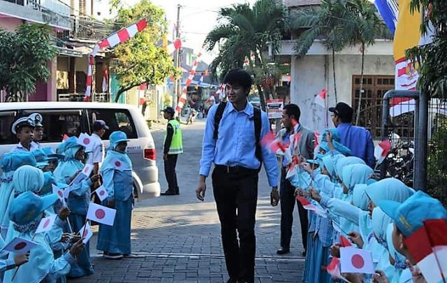 Ada Apa Bendera Jepang Berkibar dalam Semarak HUT Kemerdekaan RI?