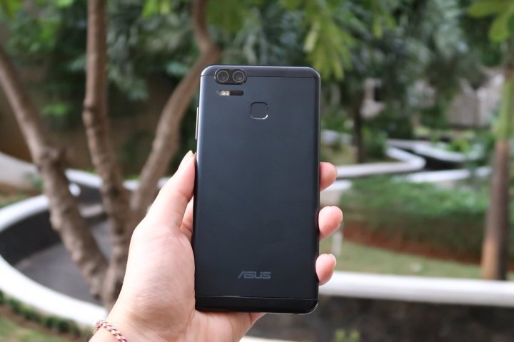 Review ASUS ZenFone Zoom S ZE553KL: Varian ZenFone Pertama dengan Kamera Ganda