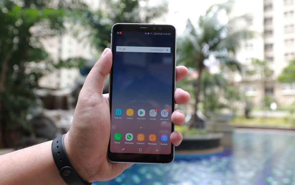 samsung-galaxy-a8-smartphone-premium-dengan-kamera-selfie-ganda