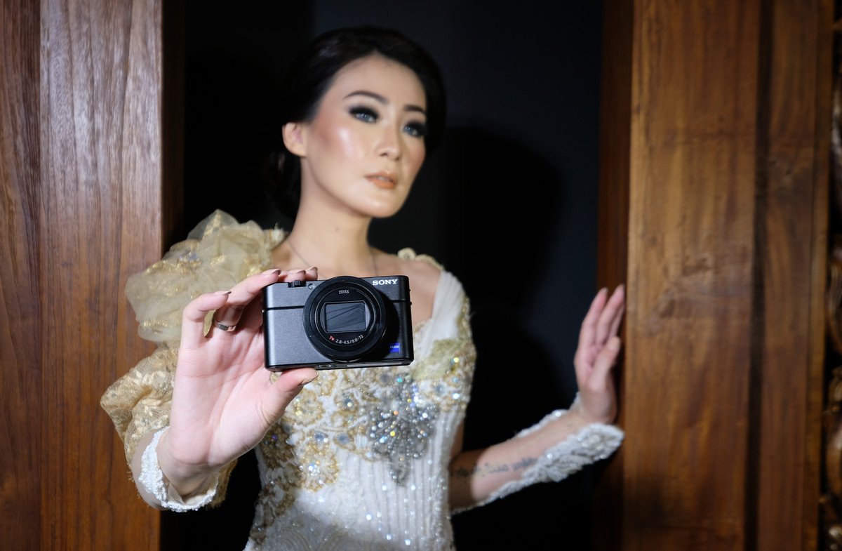 Sony Luncurkan Kamera Saku Tercanggihnya, RX100 VI, Seharga 16 Jutaan Rupiah
