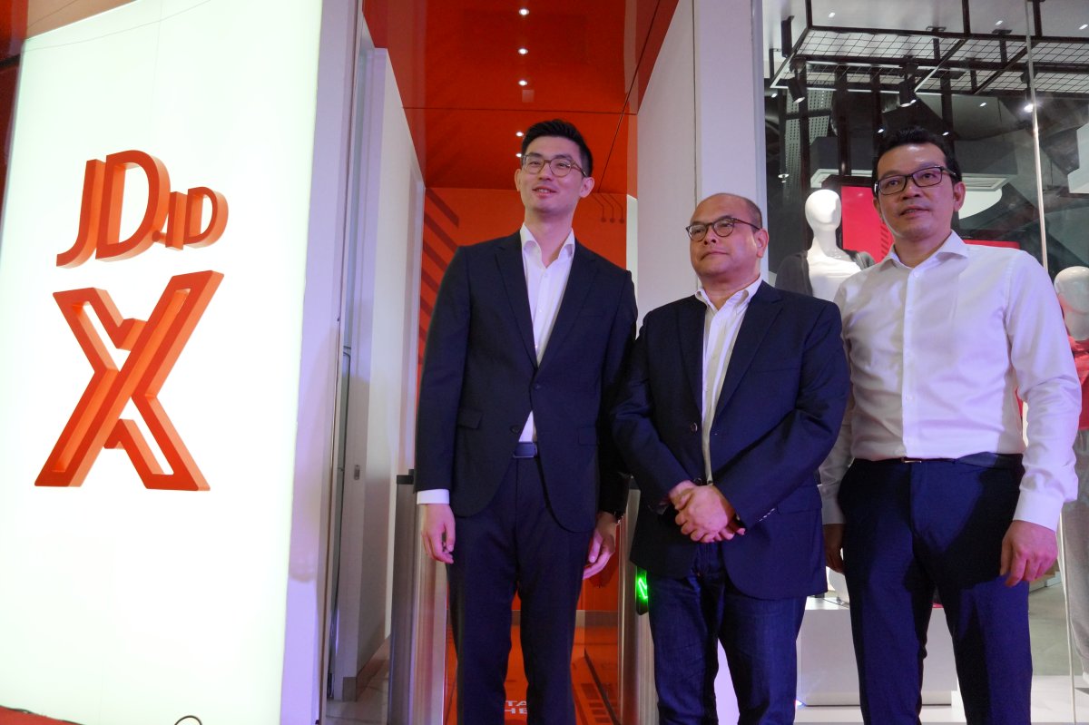 hadir-di-pik-avenue-jdid-x-menjadi-toko-tanpa-kasir-pertama-di-indonesia