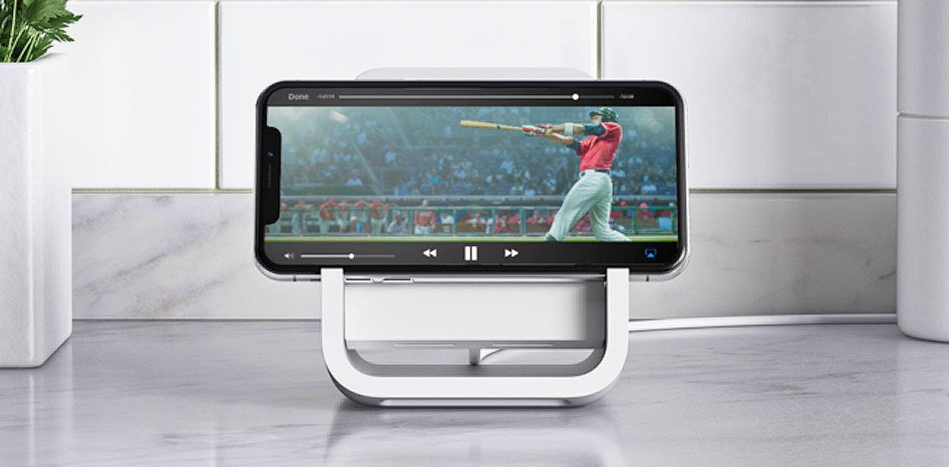 logitech-powered-wireless-charger-sekaligus-stand-untuk-iphone