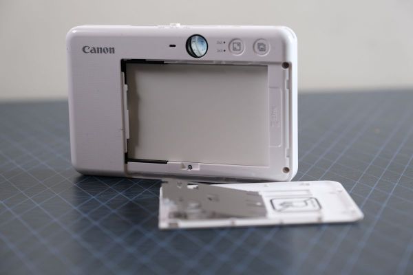 Review Canon iNSPIC &#91;S&#93;: Kamera Instan Trendi yang Bisa Jadi Printer Portabel