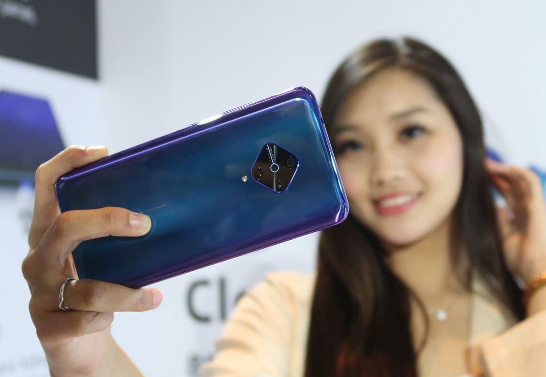 Review Vivo S1 Pro: Smartphone Menawan dengan Desain Kamera Diamond