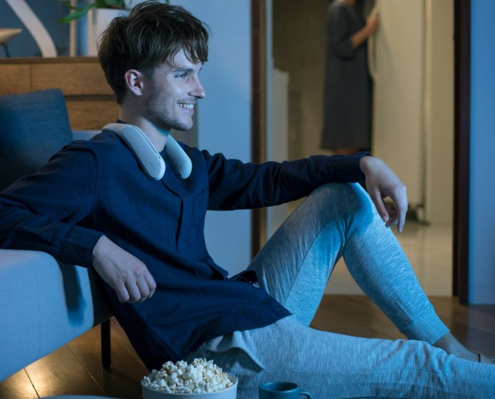 sony-srs-ws1-speaker-wearable-dengan-fitur-getar