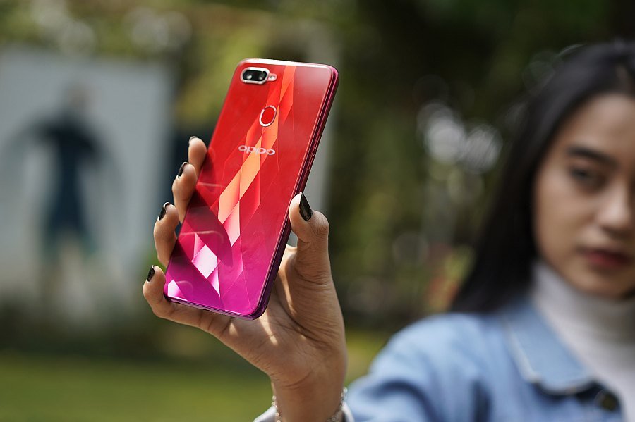 Jangan Sampai Traveling Kamu Berantakan Gara-Gara Smartphone Lowbet, Ini Dia Tipsnya