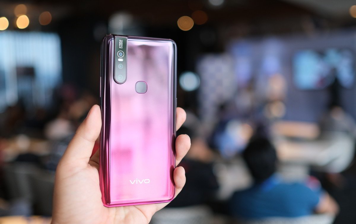 Tertarik Membeli Vivo V15? Simak Dulu Kelebihan dan Kekurangannya