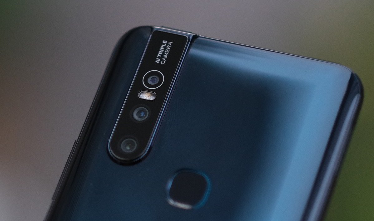 Tertarik Membeli Vivo V15? Simak Dulu Kelebihan dan Kekurangannya