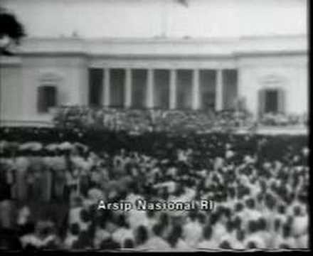 [PIC] Foto Perbandingan Soekarno &amp; Jokowi, Saat Begitu Dekatnya dlm Menyapa Rakyatnya