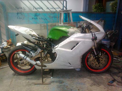 "Ashton Motorsport" Modification Fairing2 plug en play for Ninja 250R page 1