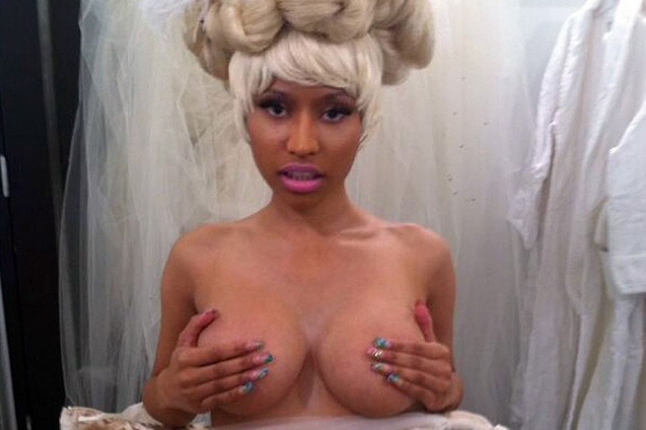+++&#91;DAMAI, SEGAR, MP4&#93; POLITIK NICKI MINAJ DI INDONESIA+++