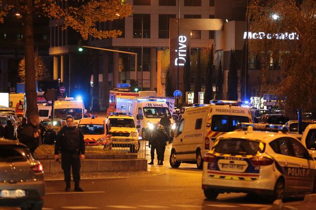 4L,Paris attacks: Second terrorist named as Ahmed Almuhamed 'was posing as Syrian