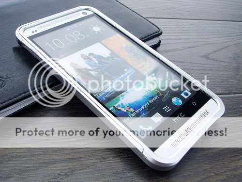 official-lounge-super-simply-smartphone-htc-one