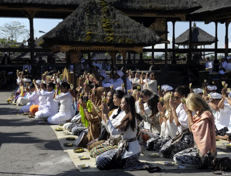 Sudah ada rencana berlibur akhir tahun?? Nyok ke Pura Besakih Bali, Pura Terbesar