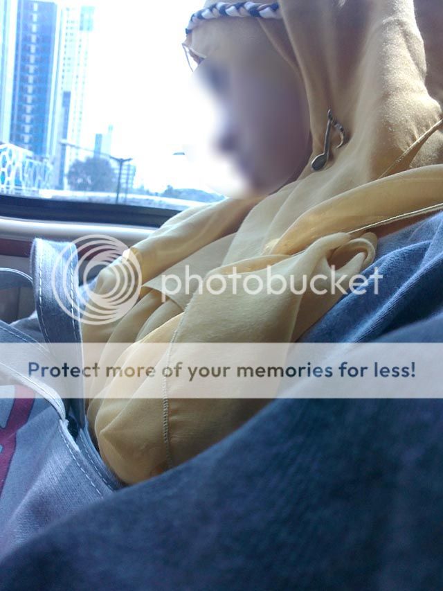 &#91;MIRIS&#93; Modus berpura-pura tidur cwe jilbab di bus agar tidak ditagih ongkos